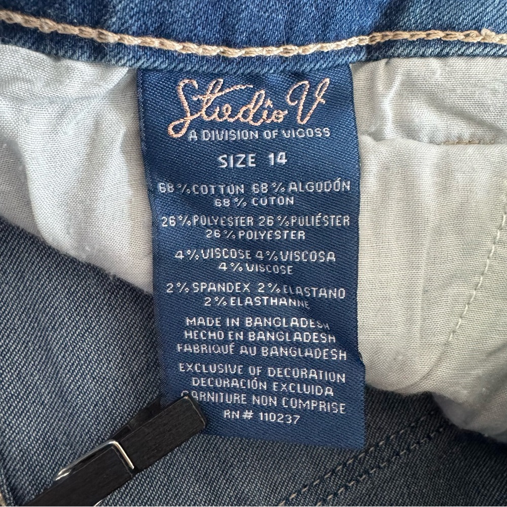 Studio V High-Waisted Denim Shorts with Bandana Scarf Belt - Girls Size 14 NWT - Picture 5 of 8